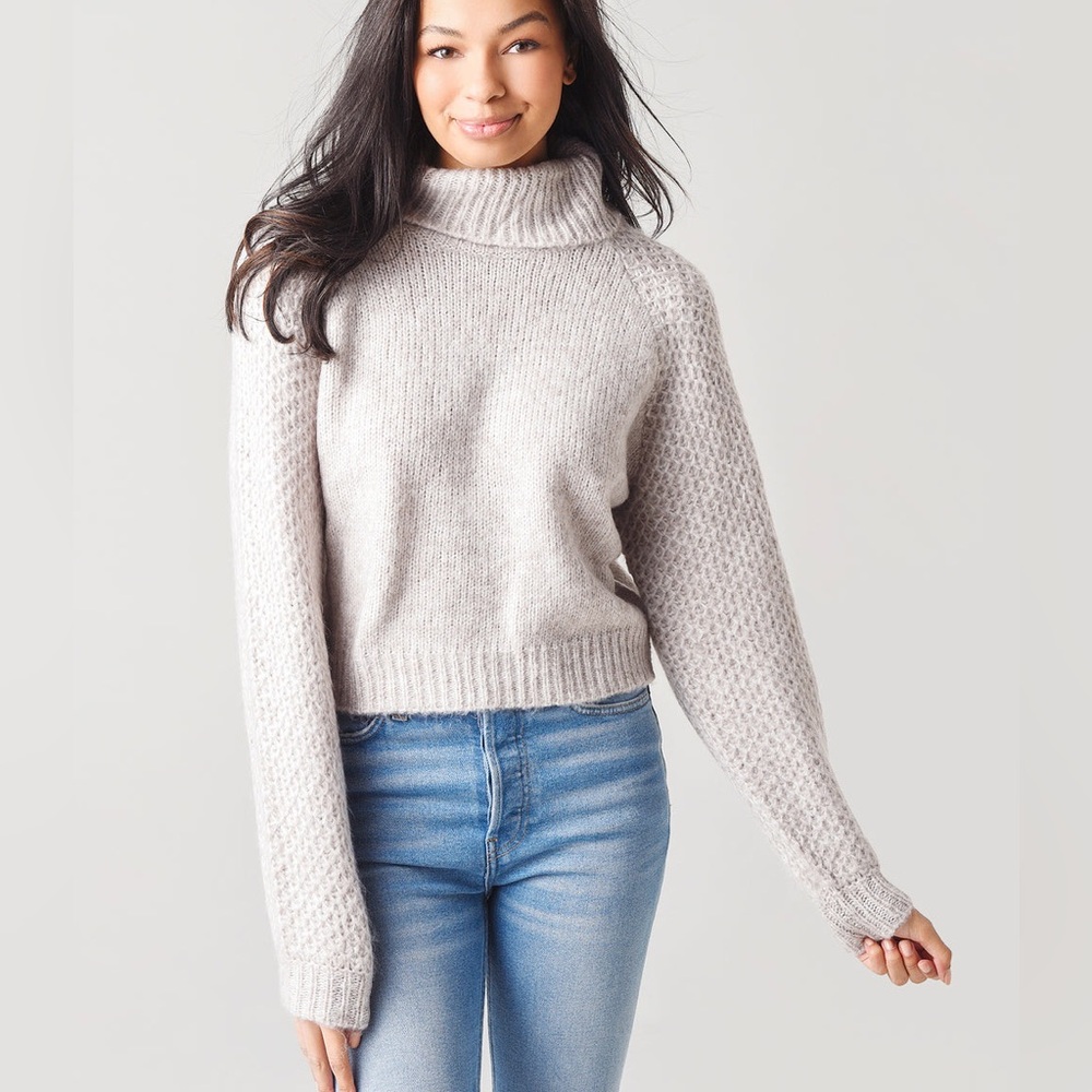 Bb Dakota Turtleneck Crop Sweater